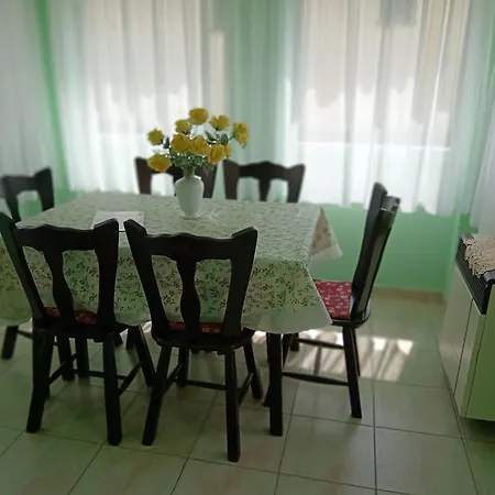 Margo Vendeghazak 2 Holiday home *