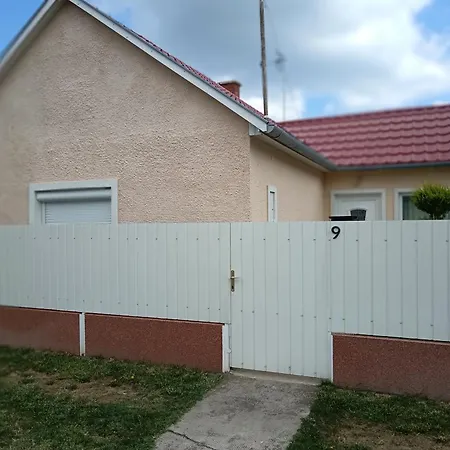 Holiday home Margo Vendeghazak 2 Hajduszoboszlo