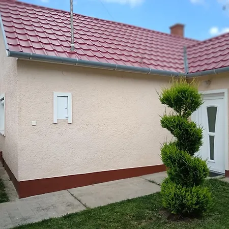 Holiday home Margo Vendeghazak 2 Hajduszoboszlo
